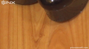 Dripping Wet And Sexy Pissing Screencap 31 on sinx.preview.netperv.com