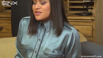 Dripping Wet And Sexy Pissing Screencap 5 on sinx.preview.netperv.com