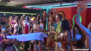 Bikini Beach Balls Part 6 - Cam 3 Screencap 115 on sinx.preview.netperv.com