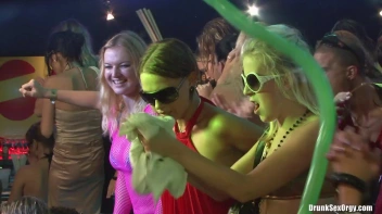 Bikini Beach Balls Part 6 - Cam 3 Screencap 120 on sinx.preview.netperv.com