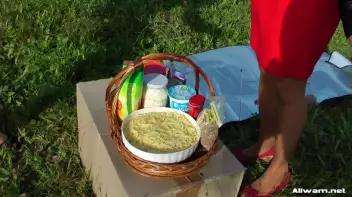 Food Fight On The Farm Screencap 4 on sinx.preview.netperv.com