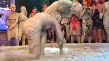 Dionne vs. Lucy Cornet Screencap 80 on sinx.preview.netperv.com