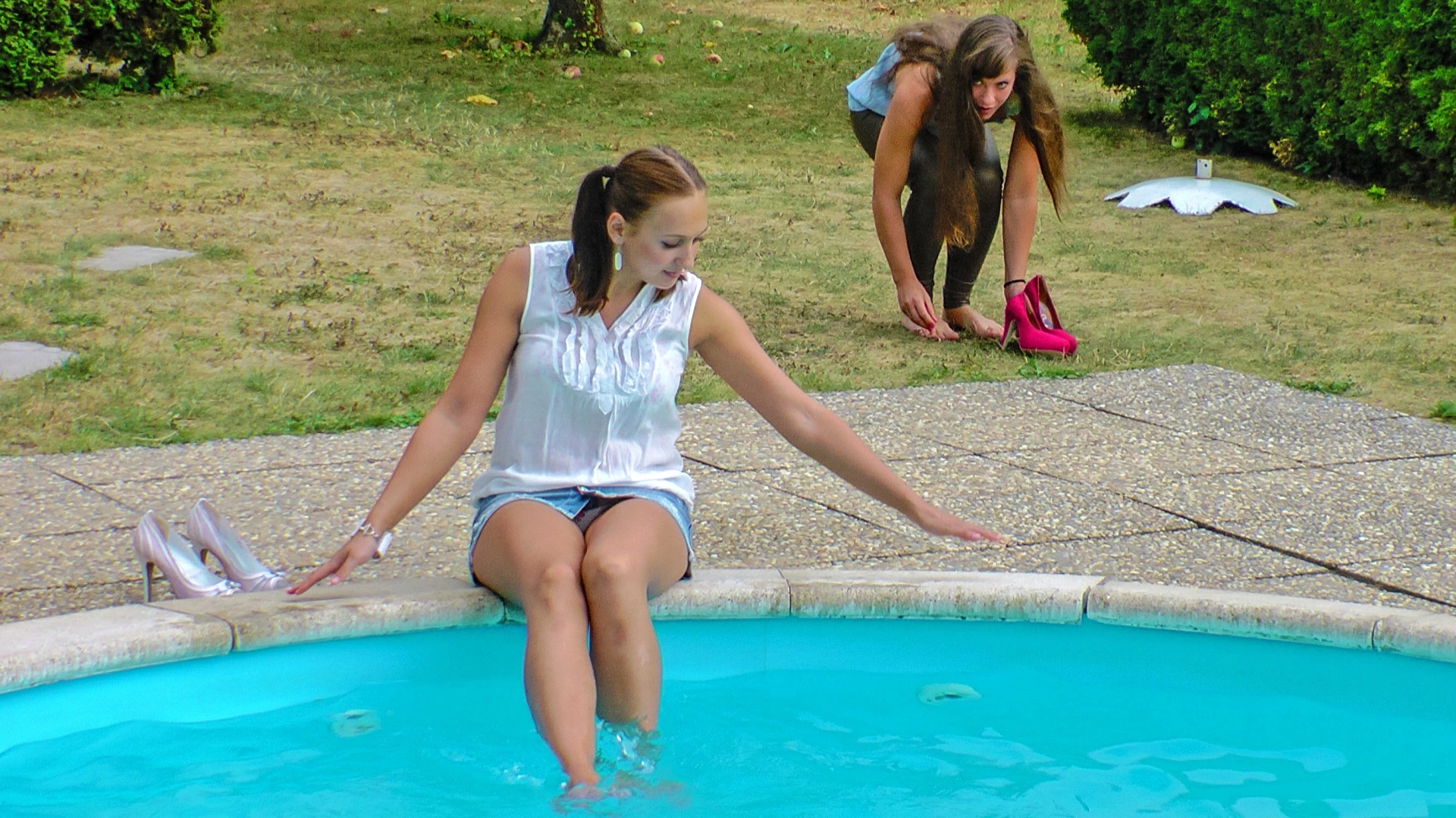 Sexy Swim Babes Play In The Pool on sinx.preview.netperv.com