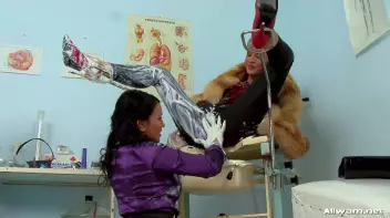 Painting Their Pussies In Pink Screencap 25 on sinx.preview.netperv.com