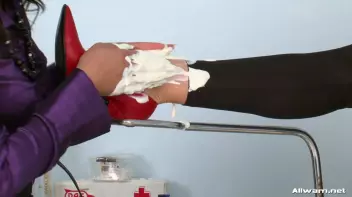 Painting Their Pussies In Pink Screencap 7 on sinx.preview.netperv.com