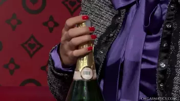 Champagne Showers and Girl Power Screencap 4 on sinx.preview.netperv.com