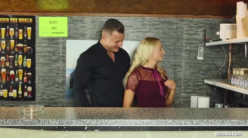 Bring The Bi To The Bar! Screencap 2 on sinx.preview.netperv.com