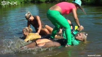 Hot girls wrestle in mud Screencap 22 on sinx.preview.netperv.com
