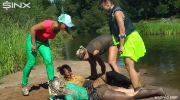Hot girls wrestle in mud Screencap 26 on sinx.preview.netperv.com