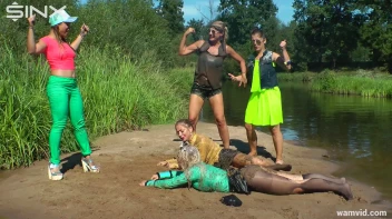 Hot girls wrestle in mud Screencap 27 on sinx.preview.netperv.com