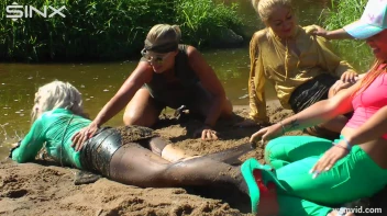 Hot girls wrestle in mud Screencap 5 on sinx.preview.netperv.com