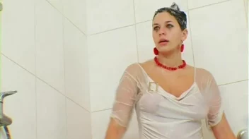 Chick Needs a Cold Shower! Screencap 97 on sinx.preview.netperv.com