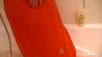 Shower Down That Sexy Dress Screencap 86 on sinx.preview.netperv.com