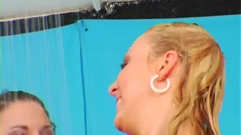 High-Class Fashion Babes Get Wet Screencap 80 on sinx.preview.netperv.com