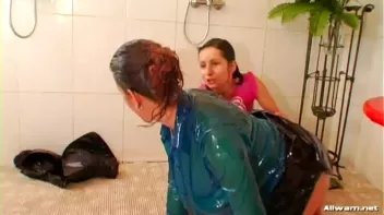 Cooking Up Some Oily Catfights! Screencap 62 on sinx.preview.netperv.com