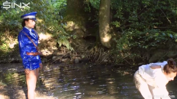 Naughty Thief Gets Into Muddy Catfight With Police Woman Screencap 18 on sinx.preview.netperv.com