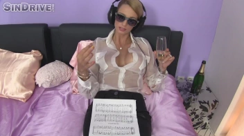 Shiny Pop Star Deep Throats The Meat Mic Until Soaked In Spit Screencap 2 on sinx.preview.netperv.com