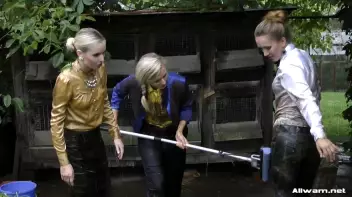 High Class Garden Mess Screencap 74 on sinx.preview.netperv.com