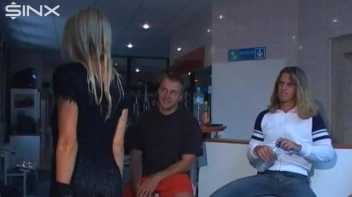 Gorgeous Models Get Wet For The Gym Guys! Screencap 29 on sinx.preview.netperv.com