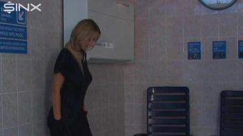 Gorgeous Models Get Wet For The Gym Guys! Screencap 33 on sinx.preview.netperv.com