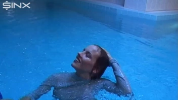 Gorgeous Models Get Wet For The Gym Guys! Screencap 11 on sinx.preview.netperv.com