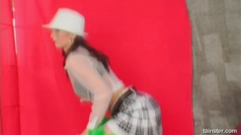 Sara Takes a Jizz Bath Screencap 1 on sinx.preview.netperv.com