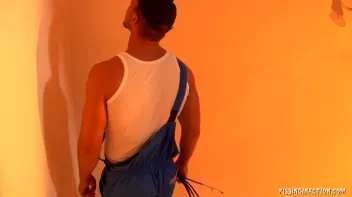 Carpenter Knows How To Work His Wood Screencap 7 on sinx.preview.netperv.com