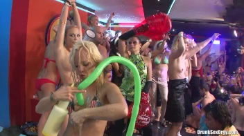 Bikini Beach Balls Part 6 - Cam 2 Screencap 12 on sinx.preview.netperv.com