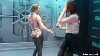 Hotties Workin' That Wetlook! Screencap 4 on sinx.preview.netperv.com