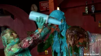 Smoothie Shop WAM Catfight Screencap 94 on sinx.preview.netperv.com