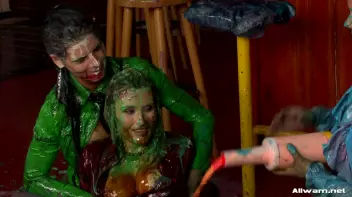 Smoothie Shop WAM Catfight Screencap 80 on sinx.preview.netperv.com