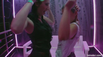 Closet Strippers Sexy Shower Session Screencap 10 on sinx.preview.netperv.com