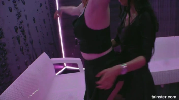 Closet Strippers Sexy Shower Session Screencap 34 on sinx.preview.netperv.com