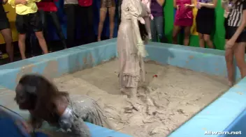 Wedding Babes Bitch Battle Screencap 28 on sinx.preview.netperv.com