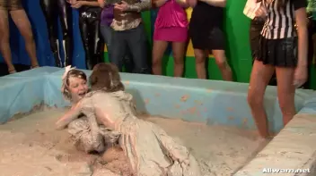 Wedding Babes Bitch Battle Screencap 38 on sinx.preview.netperv.com