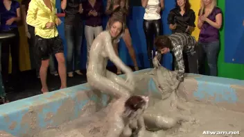 Wedding Babes Bitch Battle Screencap 65 on sinx.preview.netperv.com