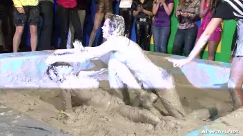 Wedding Babes Bitch Battle Screencap 78 on sinx.preview.netperv.com