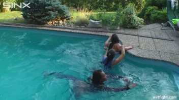 Three wild girls in pool cat fight Screencap 50 on sinx.preview.netperv.com