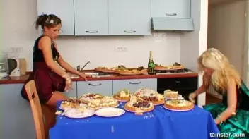 Anniversary Party Food Fight Screencap 21 on sinx.preview.netperv.com