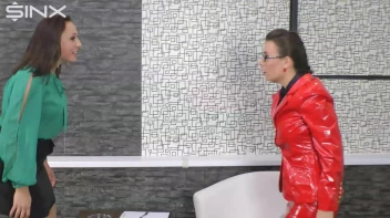 Bitchy Boss Catfights With Her Assistant Screencap 12 on sinx.preview.netperv.com