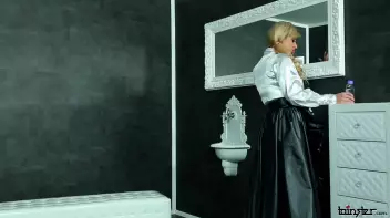 Sliming Down Big Titty Royalty Screencap 1 on sinx.preview.netperv.com