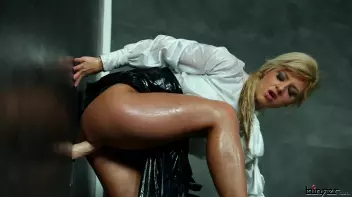 Sliming Down Big Titty Royalty Screencap 78 on sinx.preview.netperv.com