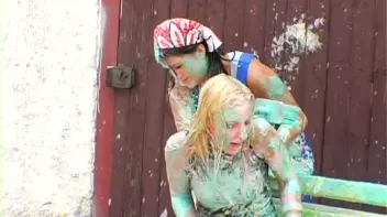 Sloppy Goo Catfight Screencap 28 on sinx.preview.netperv.com