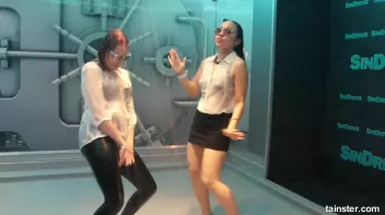 Wet girls turn me on Screencap 3 on sinx.preview.netperv.com