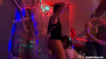 Valentine's Day Vaginas Part 6 - Shower Cam Screencap 71 on sinx.preview.netperv.com