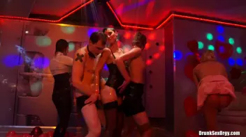 Valentine's Day Vaginas Part 6 - Shower Cam Screencap 11 on sinx.preview.netperv.com