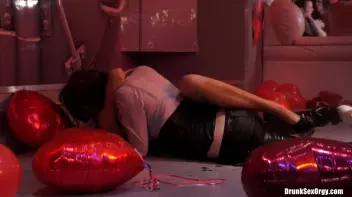 Valentine's Day Vaginas Part 6 - Shower Cam Screencap 40 on sinx.preview.netperv.com