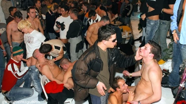 Latest deal - Jizz Blizzard Part 1 - Cam 3