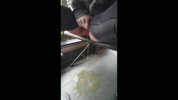 Ins Fastfood Reastaurant gepisst Screencap 18 on sinx.preview.netperv.com