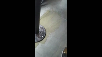 Ins Fastfood Reastaurant gepisst Screencap 27 on sinx.preview.netperv.com